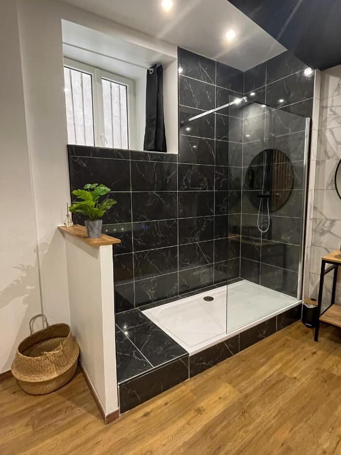 בזייה Suite Cocooning & Spa מראה חיצוני תמונה